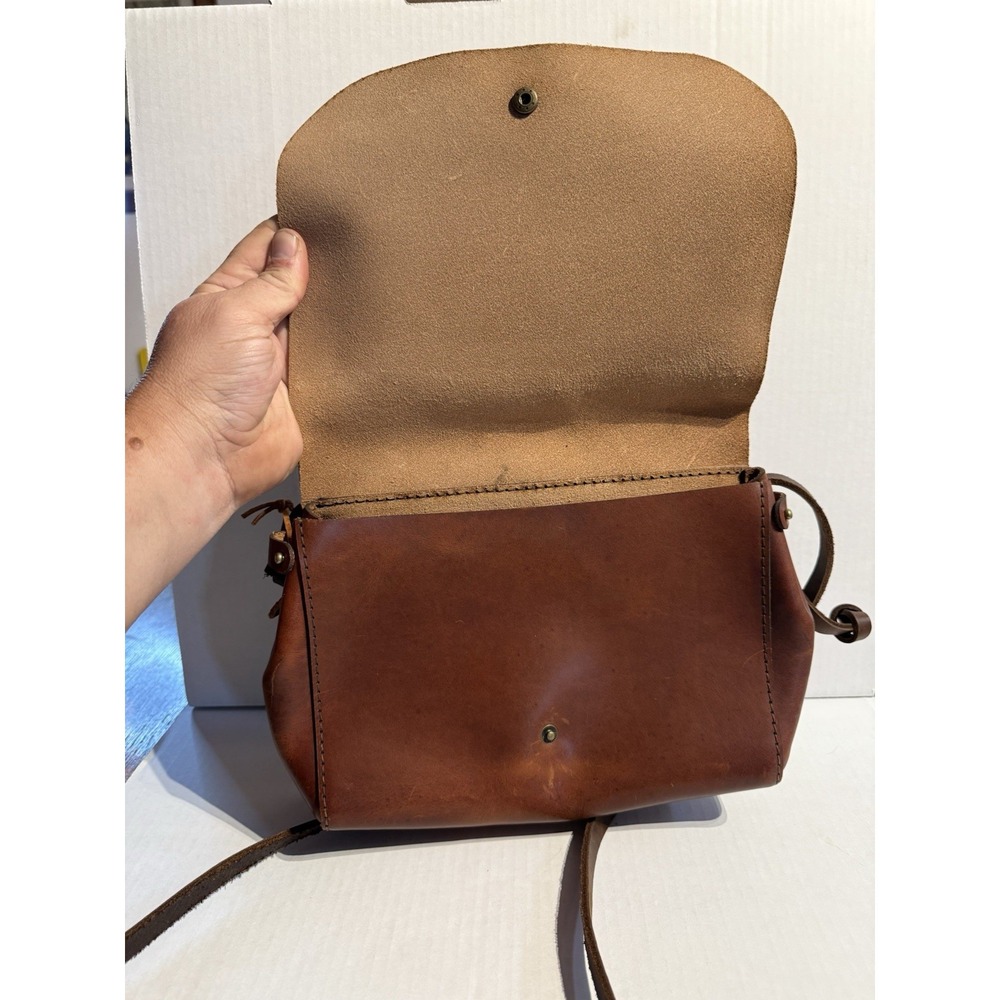 Triumph Outpost Crossbody Bag Brown Full Grain Leather Flap Shoulder Purse - Picture 8 of 13